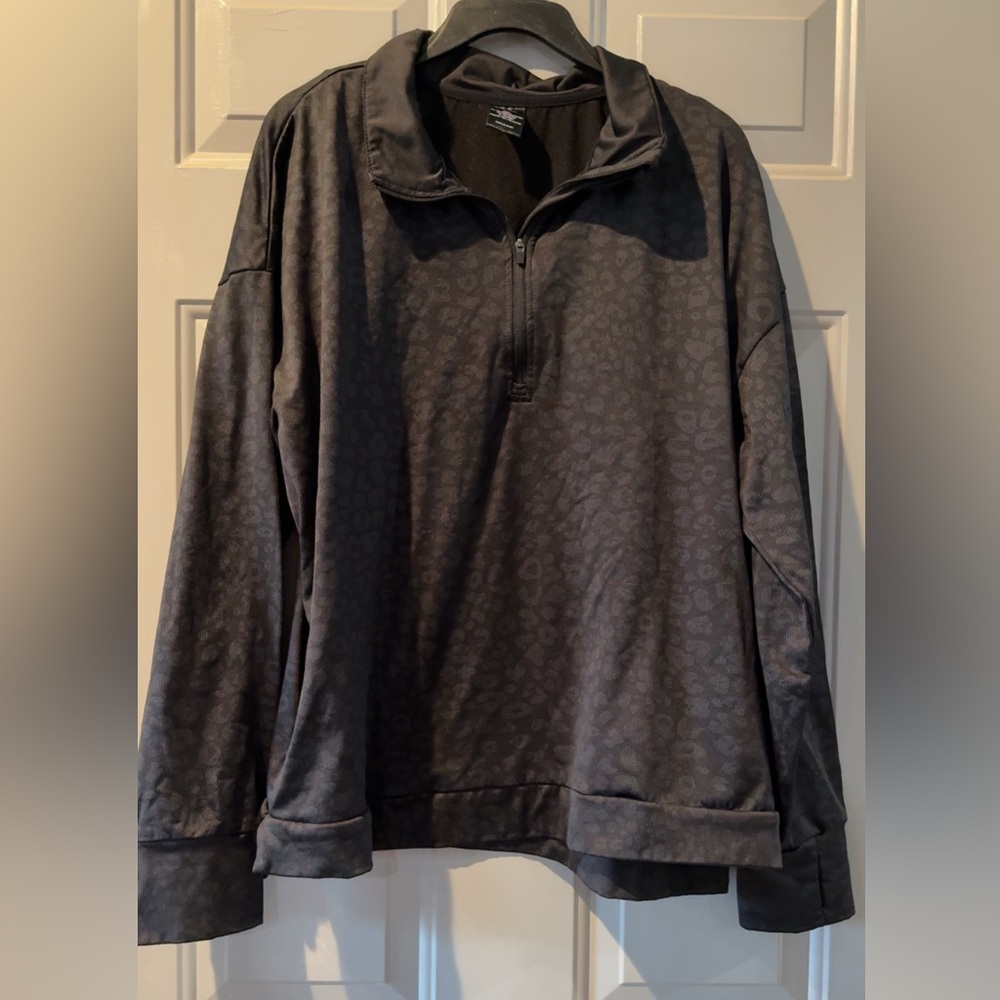 Black and leopard print  Quarter-Zip Pullover